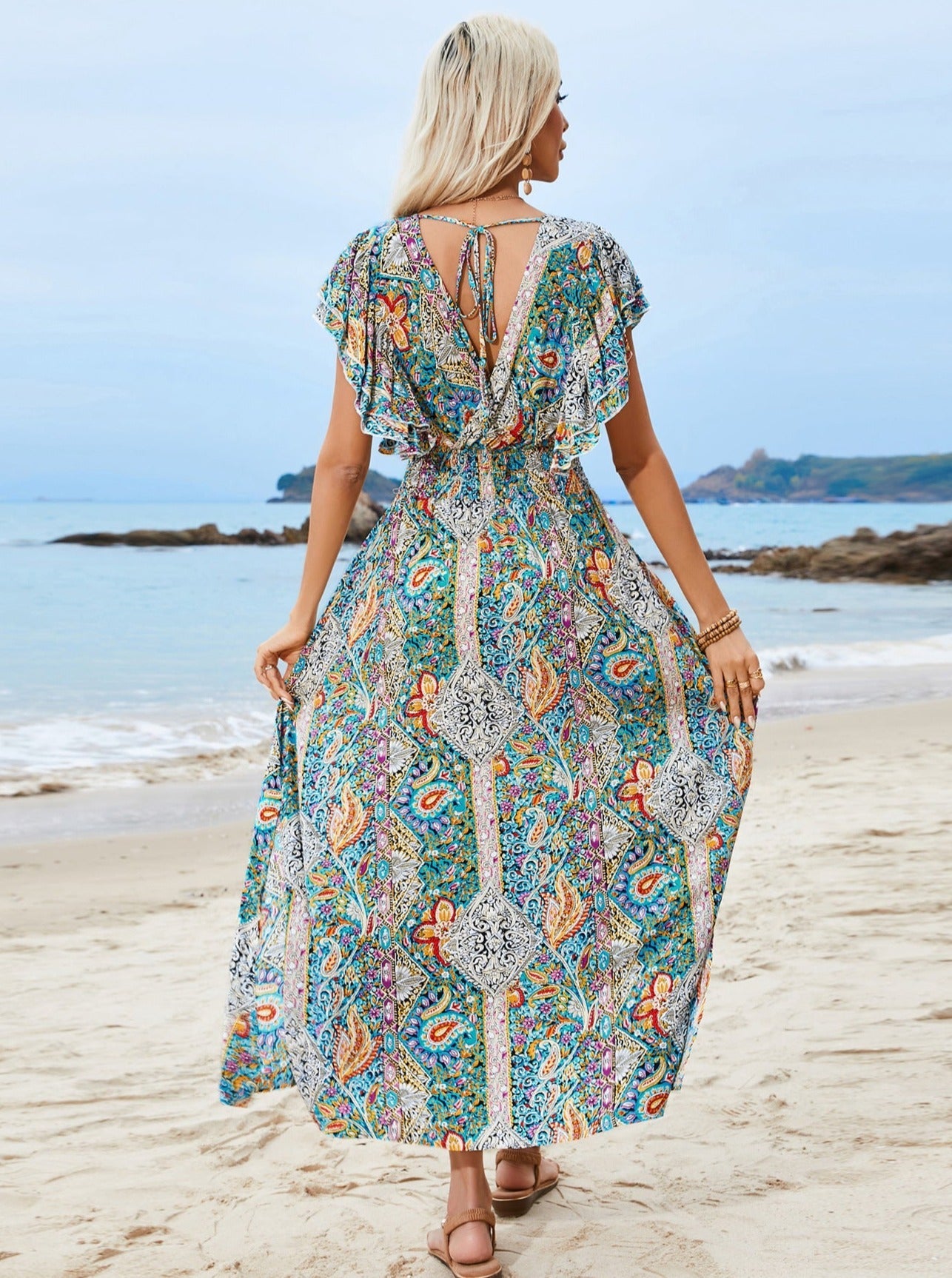 Sommerkleid mit V-Ausschnitt und Bohemian-Print 