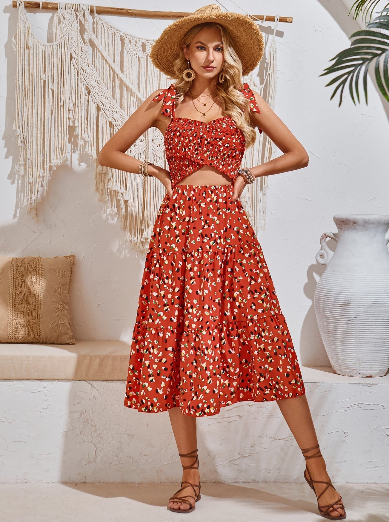 Sommerkleid mit Cut-Out-Print und durchbrochenen Trägern 