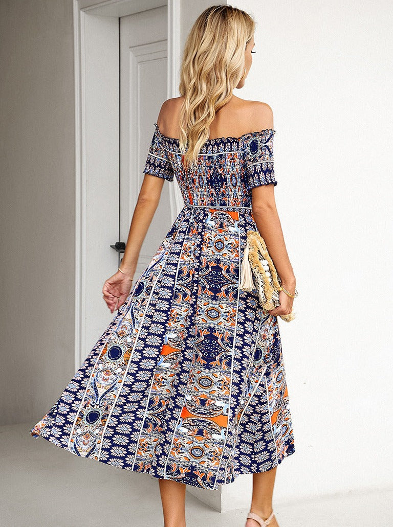 Sommerliches schulterfreies Bohemian-Midikleid mit Schlitz 