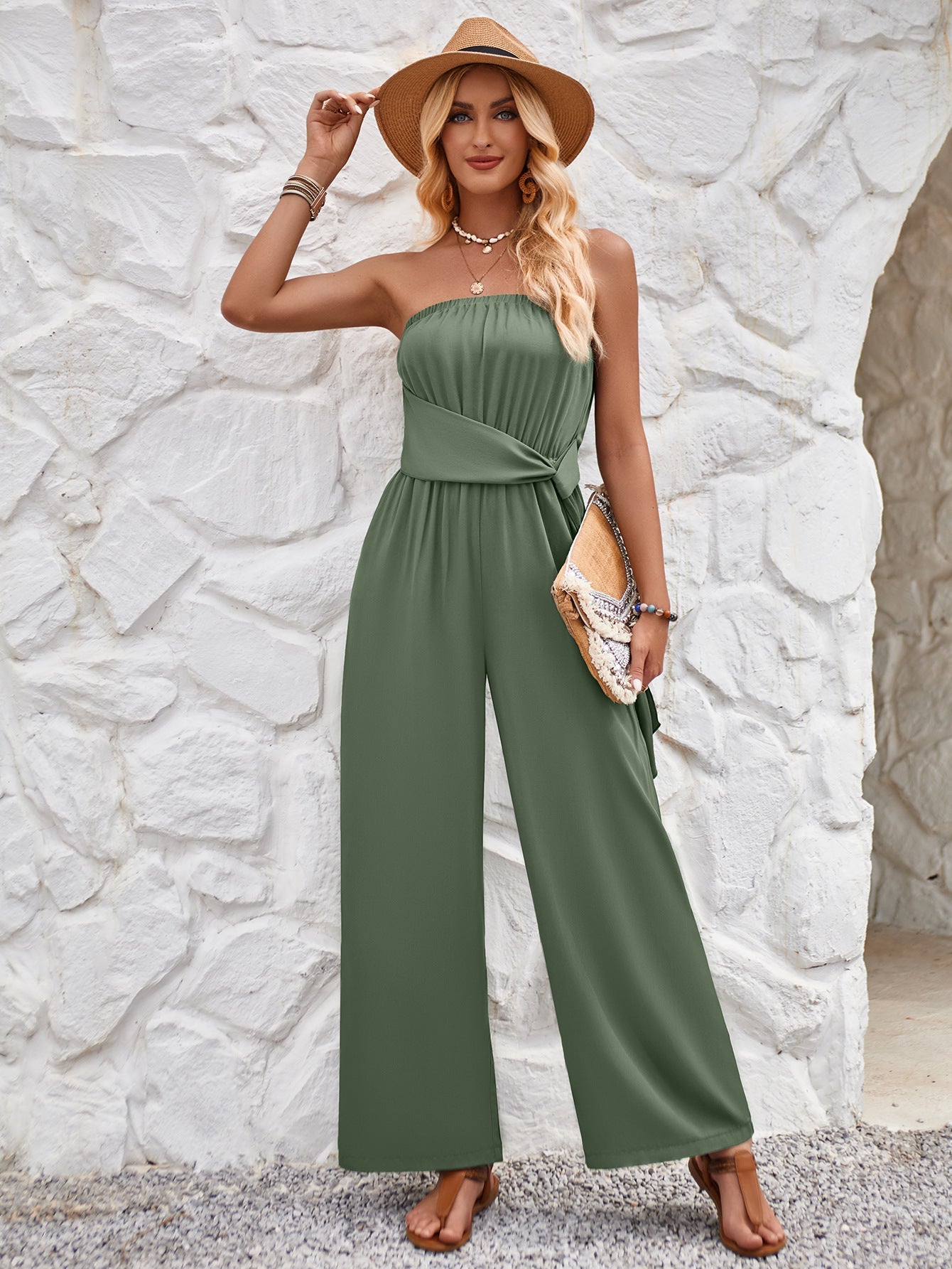 Schmal geschnittener Jumpsuit mit Tube-Top in einfarbiger Farbe