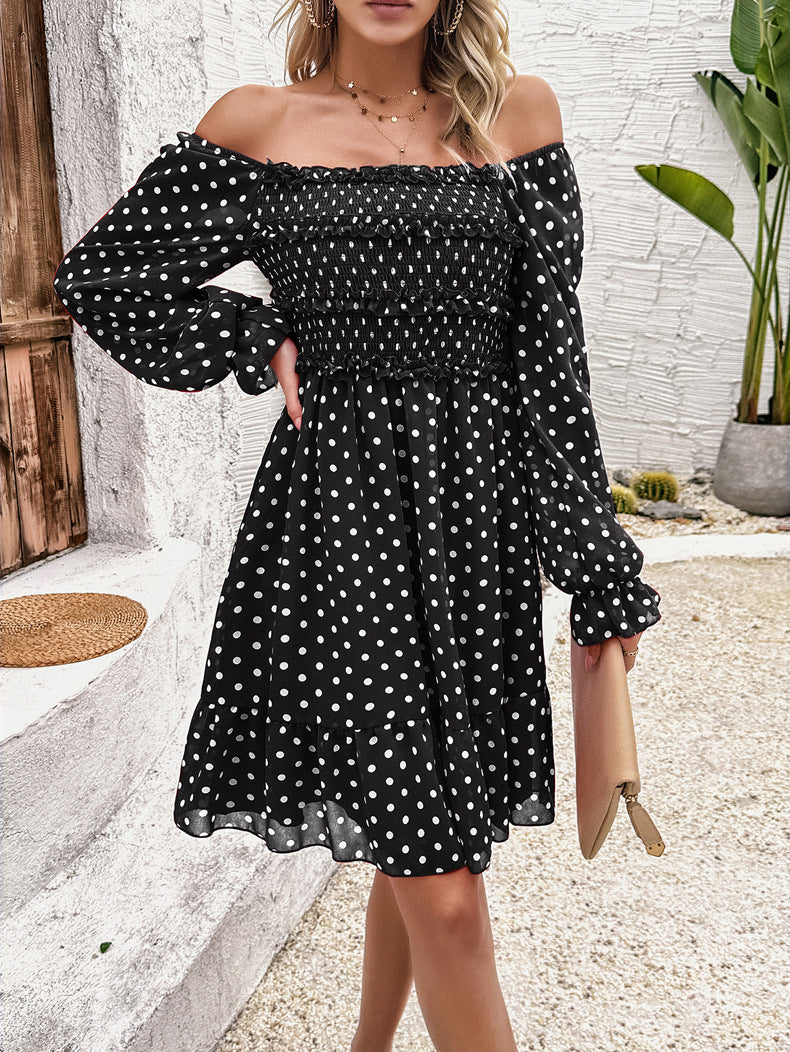 Schwarzes Schulterfreies Polka Dot Kleid