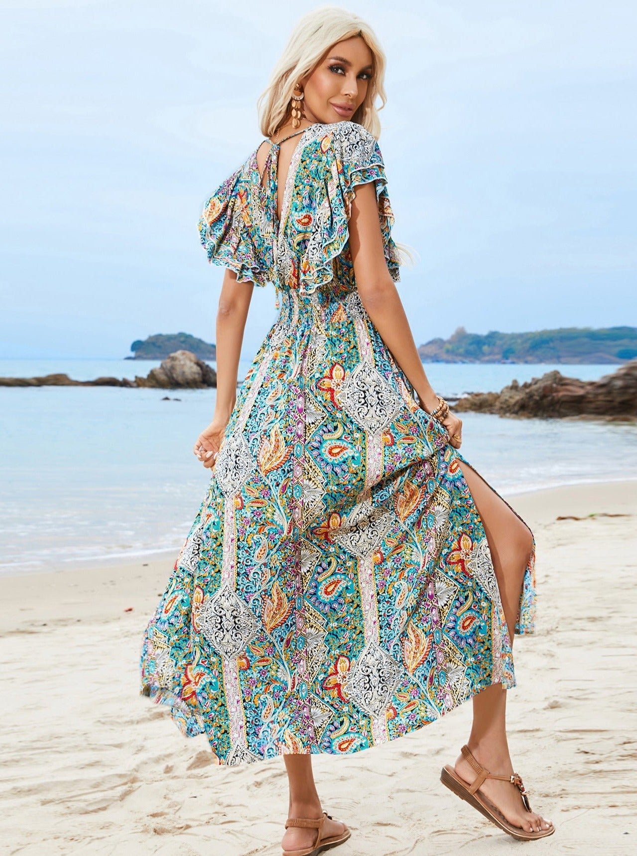 Sommerkleid mit V-Ausschnitt und Bohemian-Print 