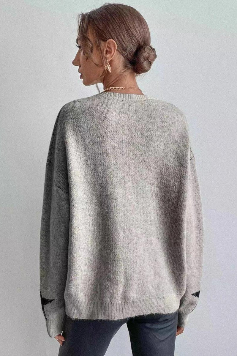 Grauer, langärmliger Pullover mit Sternenmuster