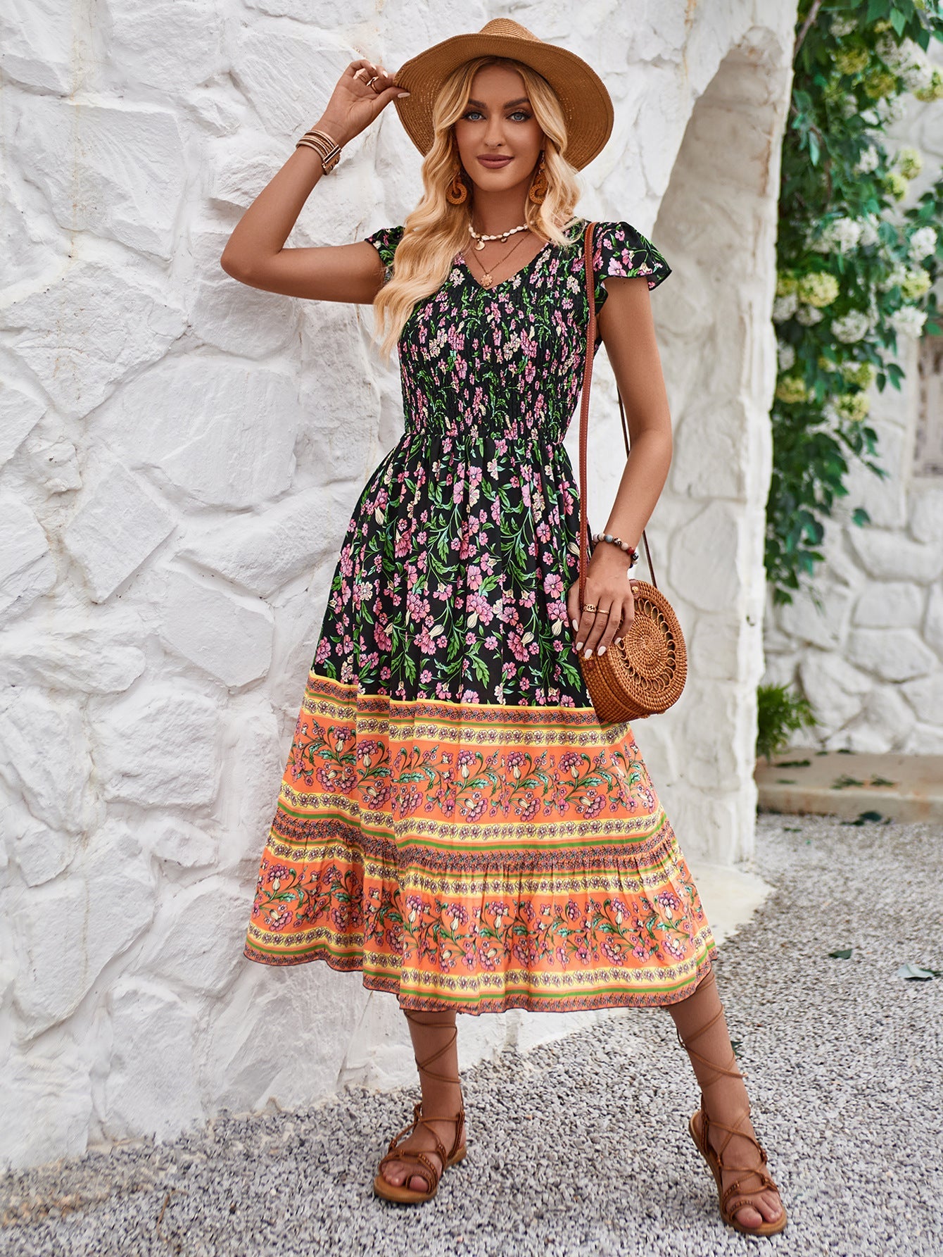 Lässiges, schmales Kleid mit Blumenmuster und hoher Taille im Boho-Stil 