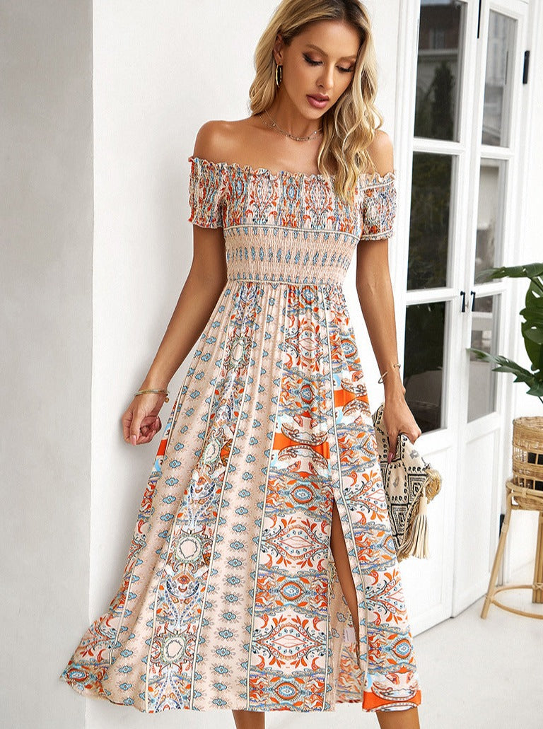 Sommerliches schulterfreies Bohemian-Midikleid mit Schlitz 