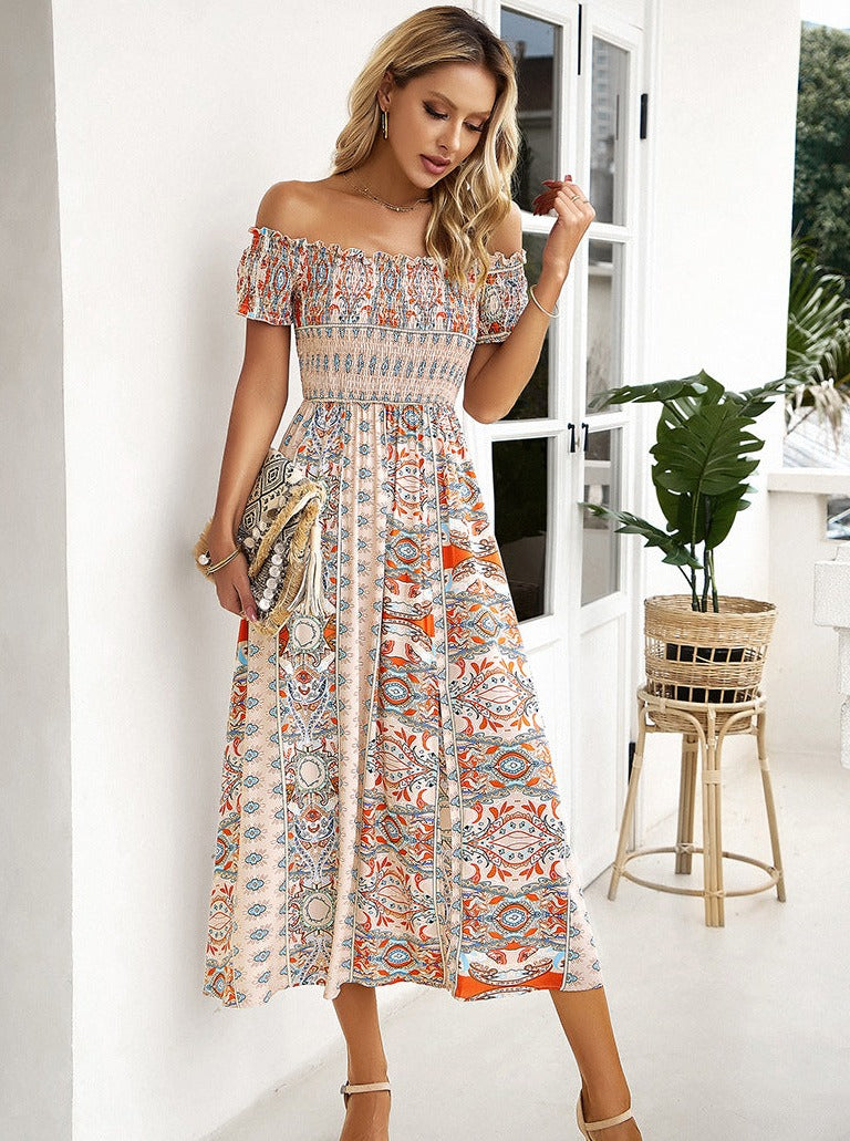 Sommerliches schulterfreies Bohemian-Midikleid mit Schlitz 