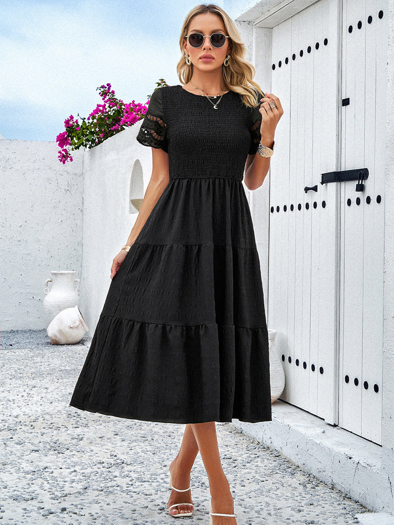 Elegantes mehrlagiges Kleid mit Hohlsaum